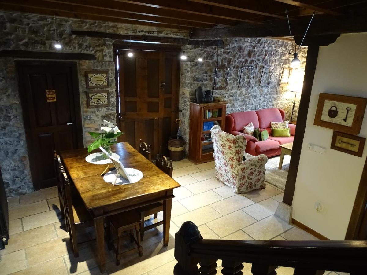 El Colladin Pension Llerices Buitenkant foto