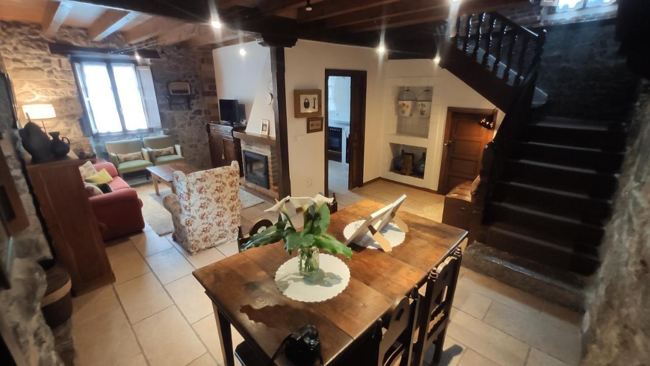 El Colladin Pension Llerices Buitenkant foto
