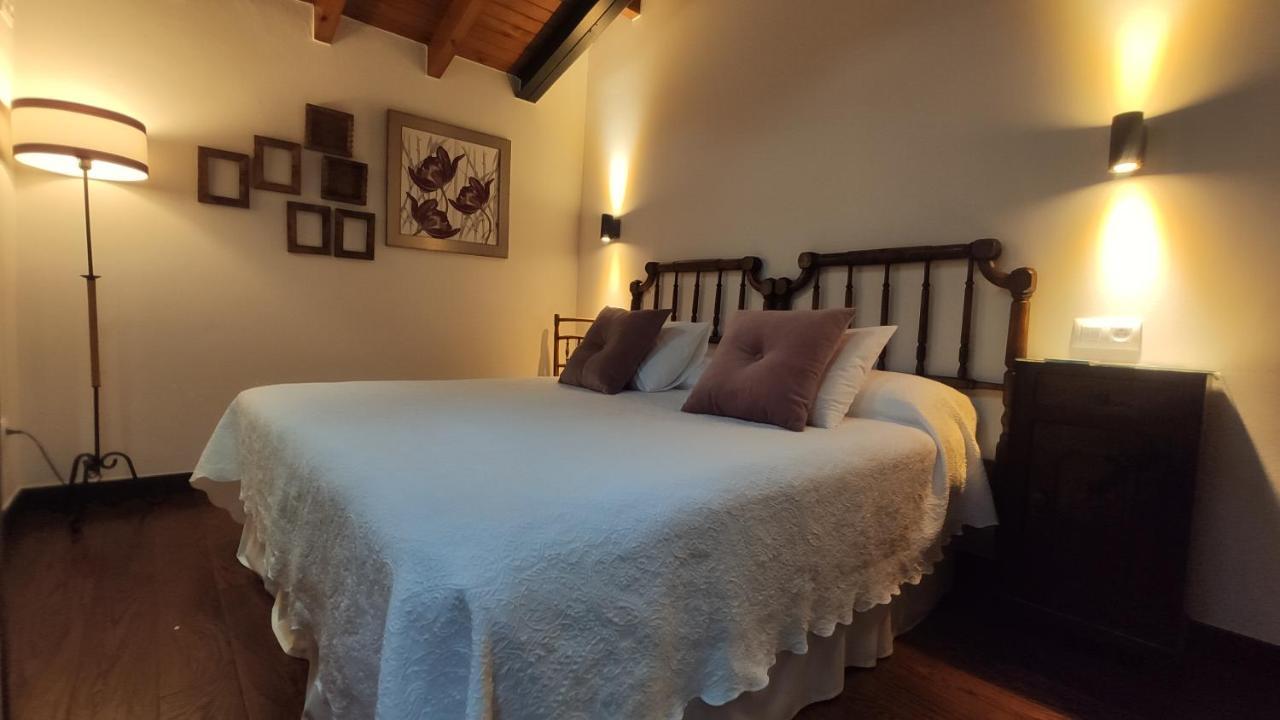 El Colladin Pension Llerices Buitenkant foto