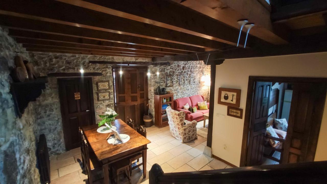El Colladin Pension Llerices Buitenkant foto